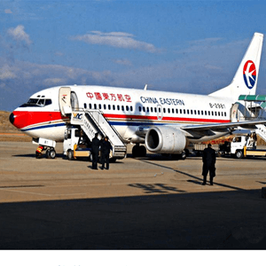 长治王村机场货运航空快运业稳步发展的原因是什么？